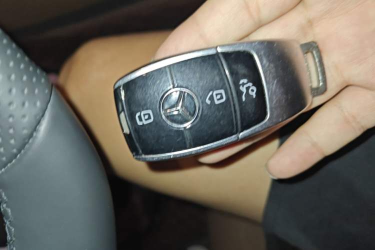 Used Mercedes-Benz E-Class 2019 E 200 L Sport 4MATIC Vehicle Key