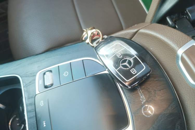 Used Mercedes-Benz E-Class 2019 Restyled E 300 L Sporty and Stylish Edition Vehicle Key