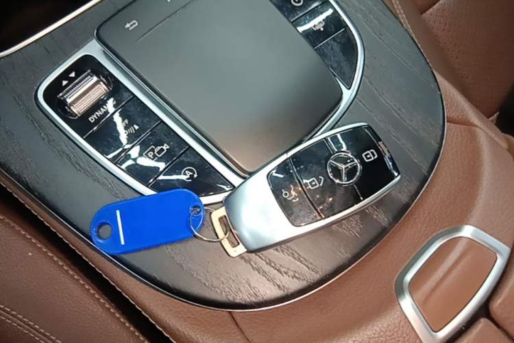Used Mercedes-Benz E-Class 2019 Restyled E 300 L Sport Luxury Edition Vehicle Key