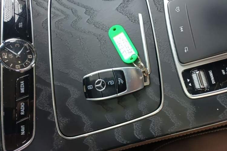 Used Mercedes-Benz E-Class 2019 E 260 Sport Edition Vehicle Key