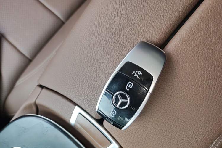 Used Mercedes-Benz E-Class 2019 Restyled E 300 L Sport Luxury Edition Vehicle Key
