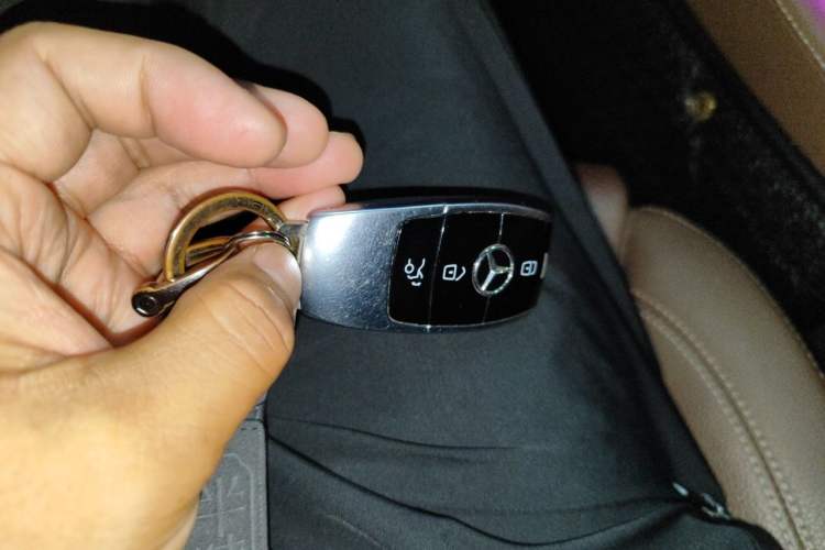 Used Mercedes-Benz E-Class 2019 E 260 L Sport Edition Vehicle Key
