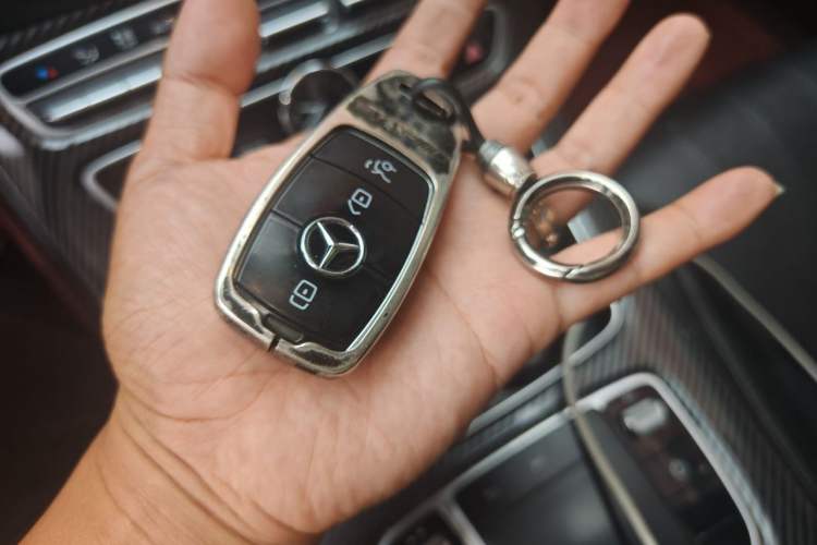 Used Mercedes-Benz E-Class 2019 Facelifted E 300 L Stylish Version Vehicle Key