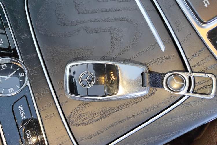 Used Mercedes-Benz E-Class 2019 E 300 L Sporty and Stylish Model Vehicle Key