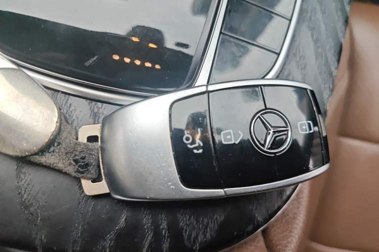 Used Mercedes-Benz E-Class 2019 E 300 L Sporty and Stylish Model Vehicle Key