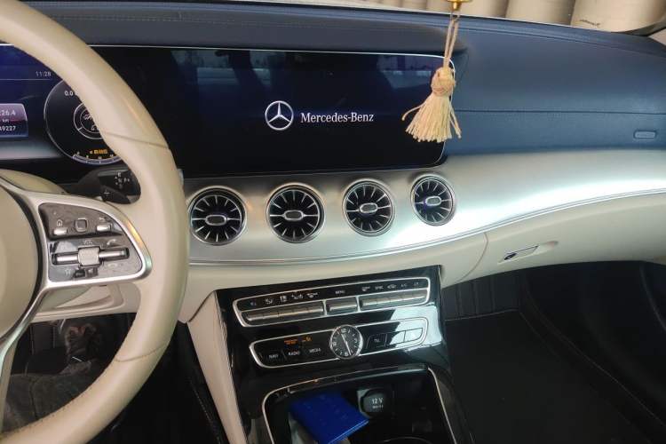 Used Mercedes-Benz E-Class 2019 E 200 4MATIC Coupe Audio And AC Panel