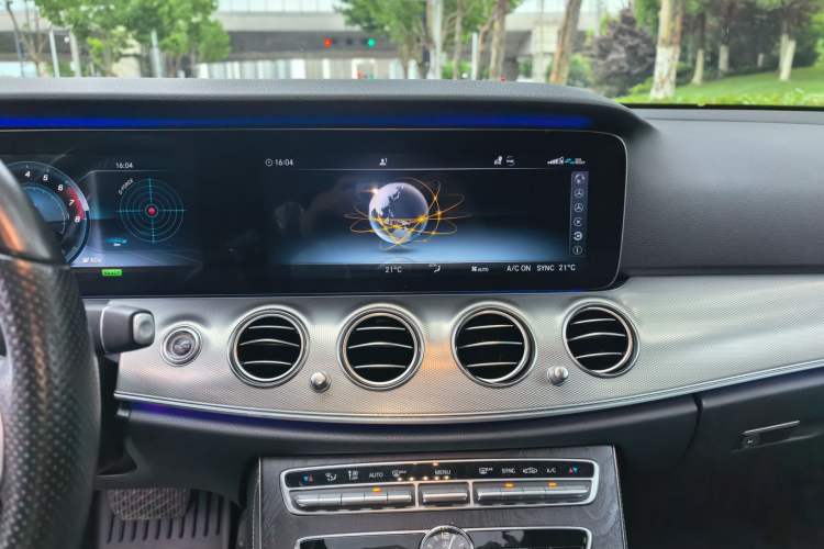 Used Mercedes-Benz E-Class 2019 E 260 Sport Edition Audio And AC Panel
