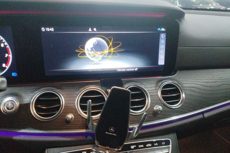 Used Mercedes-Benz E-Class 2019 E 260 L Sport Edition Audio And AC Panel
