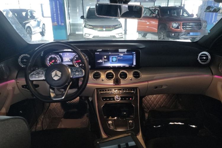 Used Mercedes-Benz E-Class 2019 E 200 Sport Edition Center Console