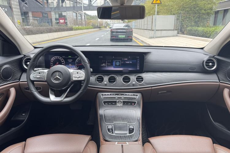 Used Mercedes-Benz E-Class 2019 E 260 L Sport Edition Center Console