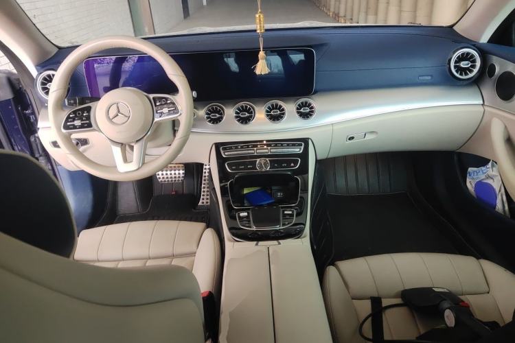 Used Mercedes-Benz E-Class 2019 E 200 4MATIC Coupe Center Console