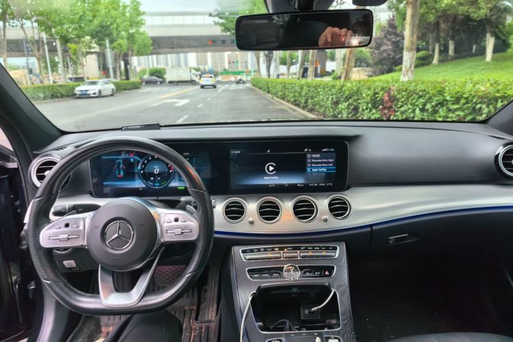 Used Mercedes-Benz E-Class 2019 E 260 Sport Edition Center Console