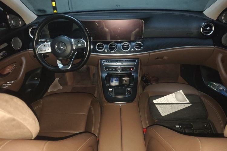 Used Mercedes-Benz E-Class 2019 E 300 L Sport Luxury Edition Center Console