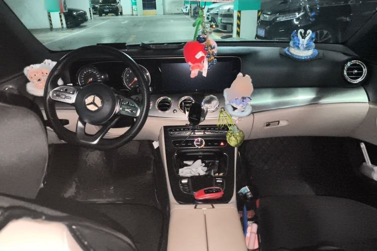 Used Mercedes-Benz E-Class 2019 E 200 Sport Edition Center Console