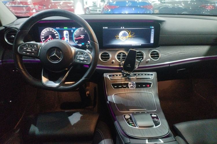 Used Mercedes-Benz E-Class 2019 E 260 L Sport Edition Center Console