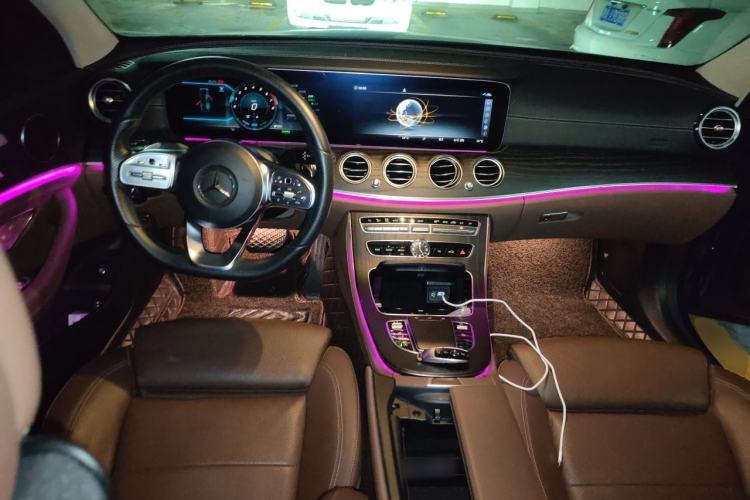 Used Mercedes-Benz E-Class 2019 E 260 L Sport Edition Center Console