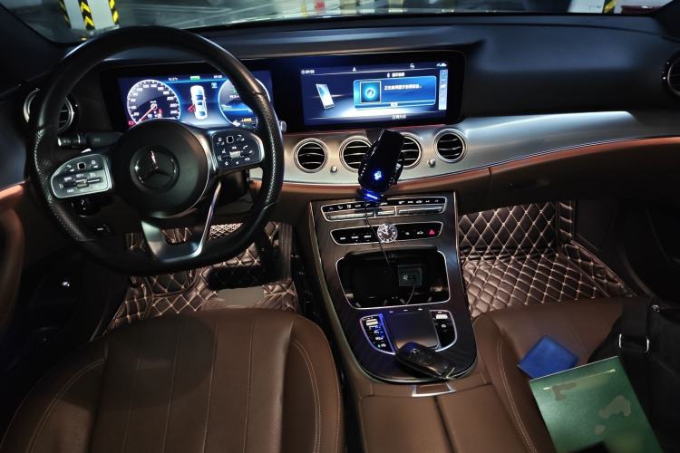 Used Mercedes-Benz E-Class 2019 E 260 Sport Edition Center Console