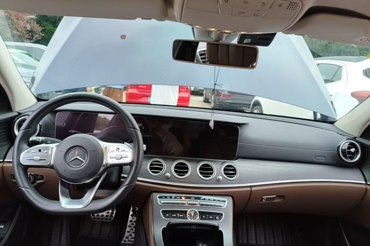 Used Mercedes-Benz E-Class 2019 Restyled E 300 L Sport Luxury Edition Center Console