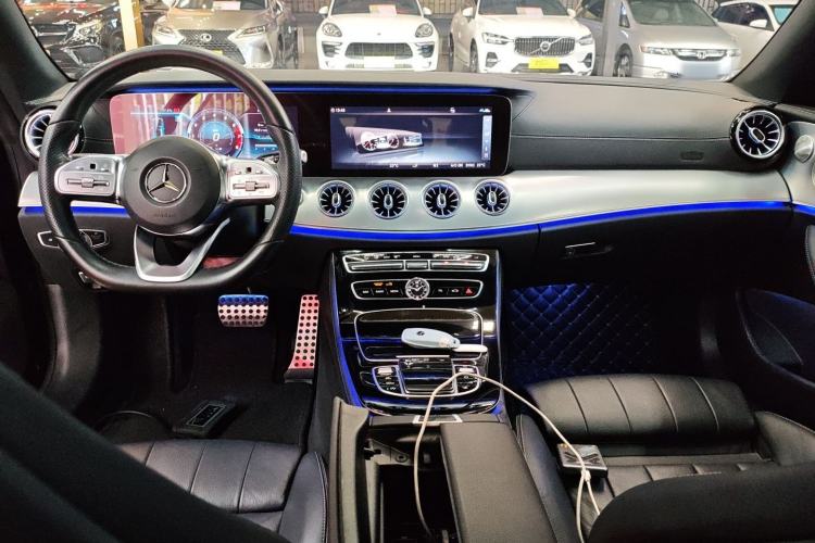 Used Mercedes-Benz E-Class 2019 E 300 Coupe Center Console