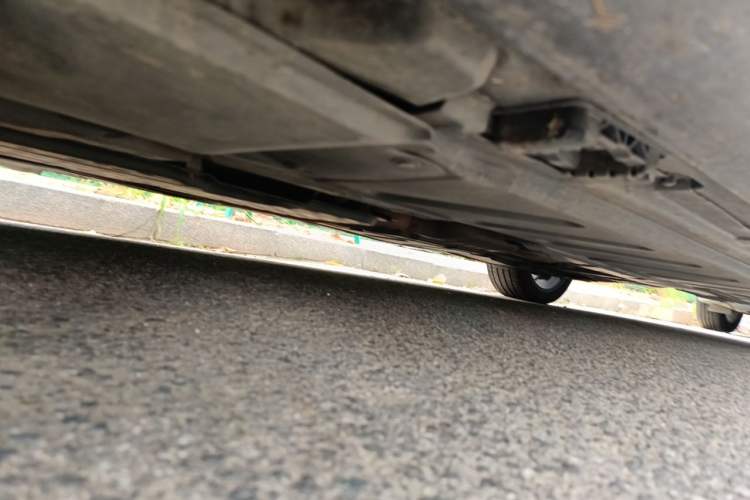Used Mercedes-Benz E-Class 2019 E 300 L Sporty and Stylish Model Chassis Front Left