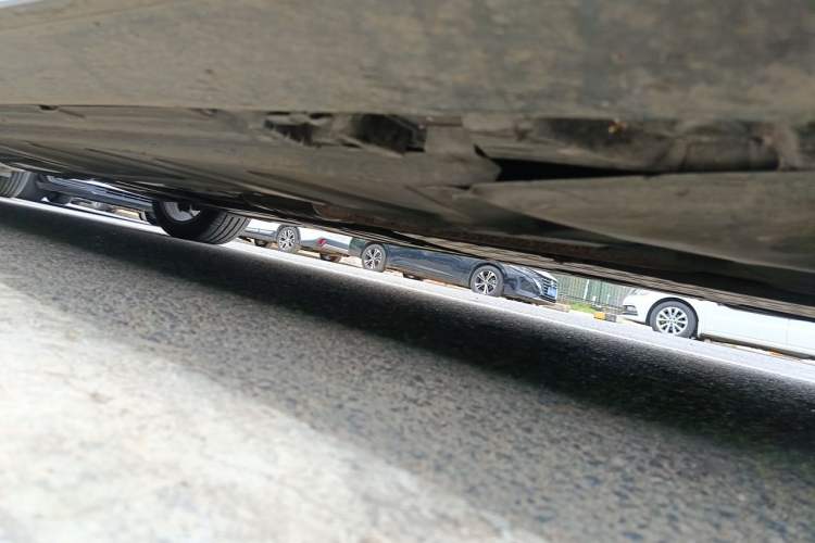 Used Mercedes-Benz E-Class 2019 E 300 L Sporty and Stylish Model Chassis Front Right