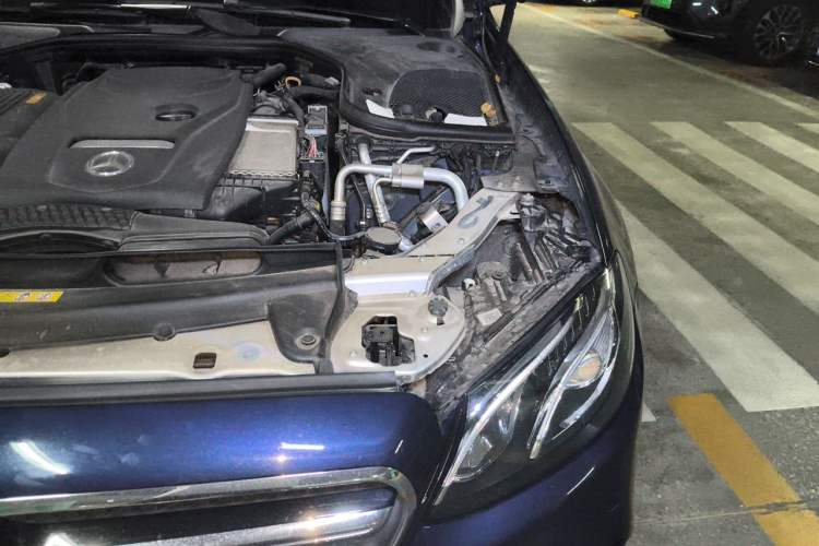 Used Mercedes-Benz E-Class 2019 E 200 Sport Edition Engine Bay Left