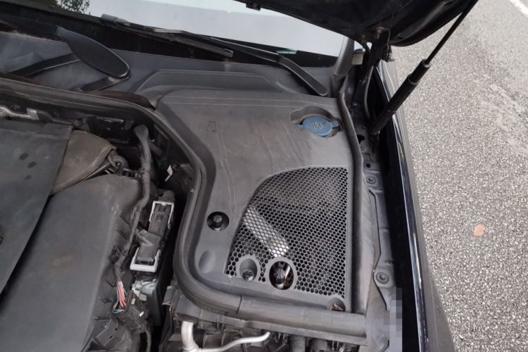 Used Mercedes-Benz E-Class 2019 Restyled E 300 L Sporty and Stylish Edition Engine Bay Left