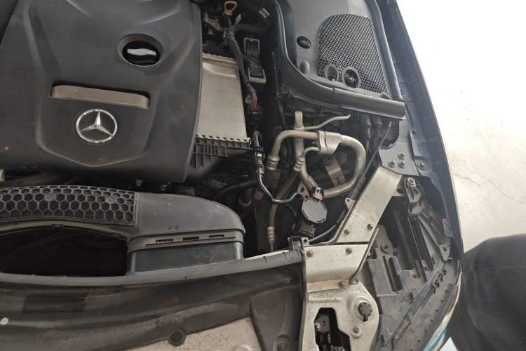 Used Mercedes-Benz E-Class 2019 E 300 L Sport Luxury Edition Engine Bay Left
