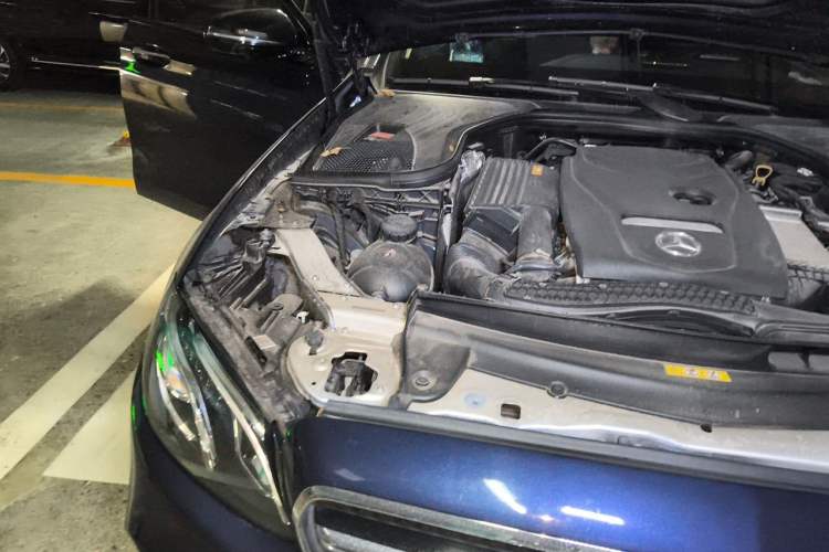 Used Mercedes-Benz E-Class 2019 E 200 Sport Edition Engine Bay Right