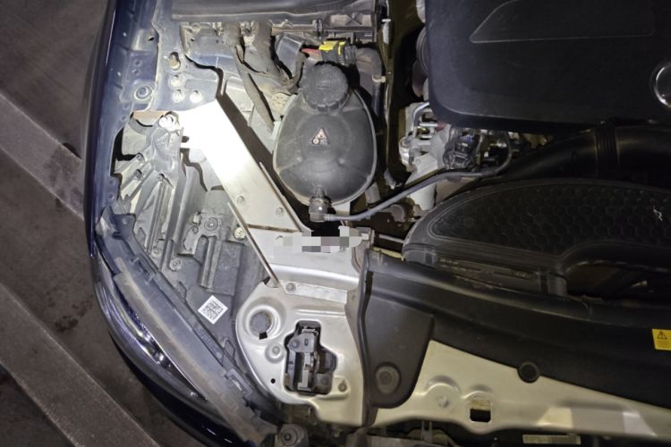 Used Mercedes-Benz E-Class 2019 E 260 Sport Edition Engine Bay Right