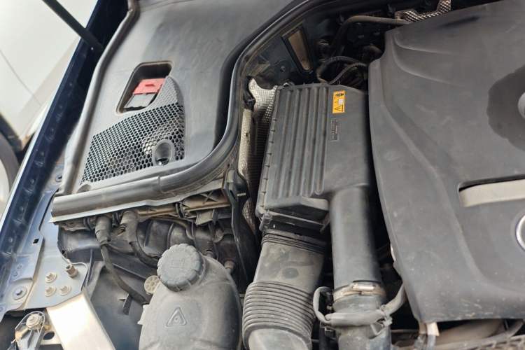 Used Mercedes-Benz E-Class 2019 E 200 L Sport Edition Engine Bay Right