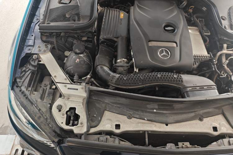 Used Mercedes-Benz E-Class 2019 E 300 L Sport Luxury Edition Engine Bay Right
