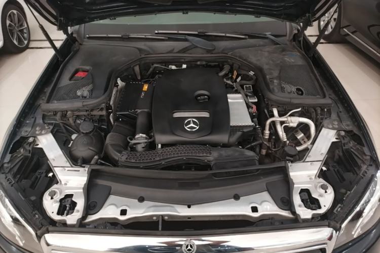Used Mercedes-Benz E-Class 2019 E 200 L Engine Bay