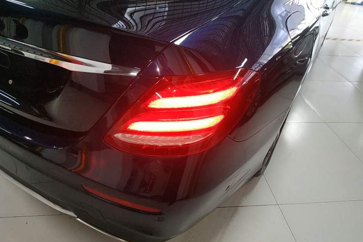 Used Mercedes-Benz E-Class 2019 Restyled E 300 L Sporty and Stylish Edition Exterior 3