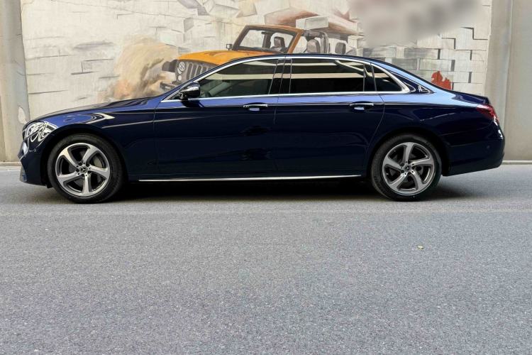Used Mercedes-Benz E-Class 2019 Restyled E 300 L Sporty and Stylish Edition Exterior 3