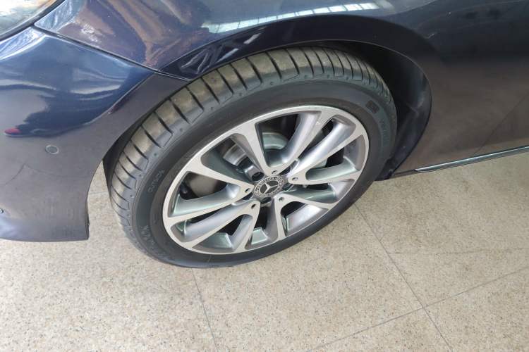 Used Mercedes-Benz E-Class 2019 E 300 L Luxury Model Exterior 4