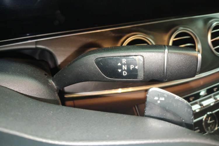 Used Mercedes-Benz E-Class 2019 E 260 L Sport Edition Gear Lever