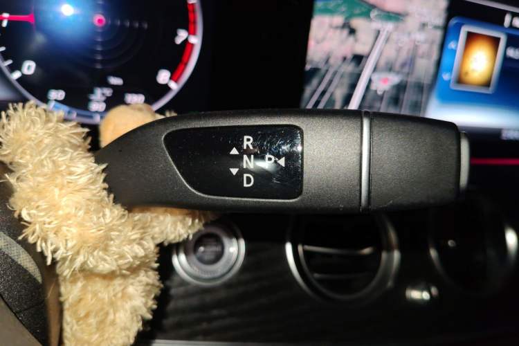 Used Mercedes-Benz E-Class 2019 Facelifted E 300 L Stylish Version Gear Lever