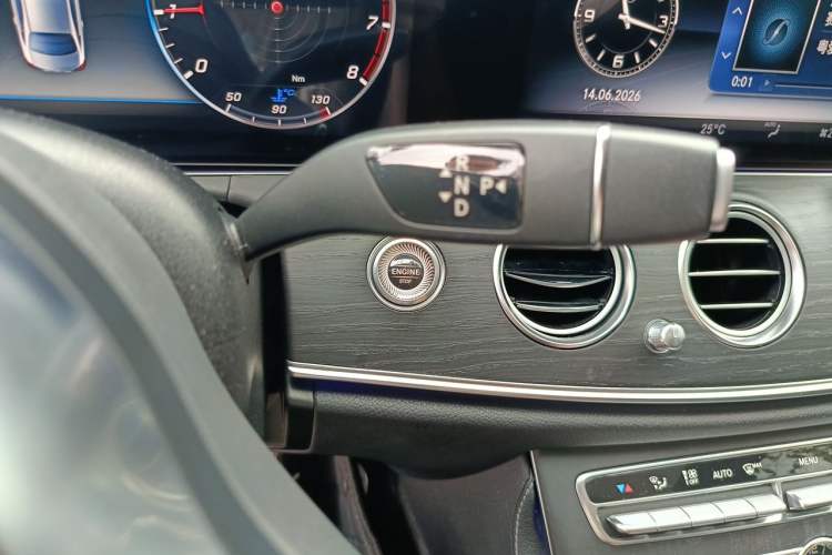 Used Mercedes-Benz E-Class 2019 E 300 L Sporty and Stylish Model Gear Lever