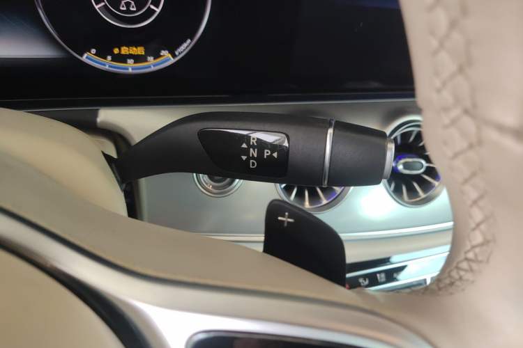 Used Mercedes-Benz E-Class 2019 E 200 4MATIC Coupe Gear Lever