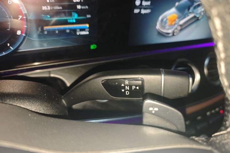 Used Mercedes-Benz E-Class 2019 E 300 L Sport Luxury Edition Gear Lever