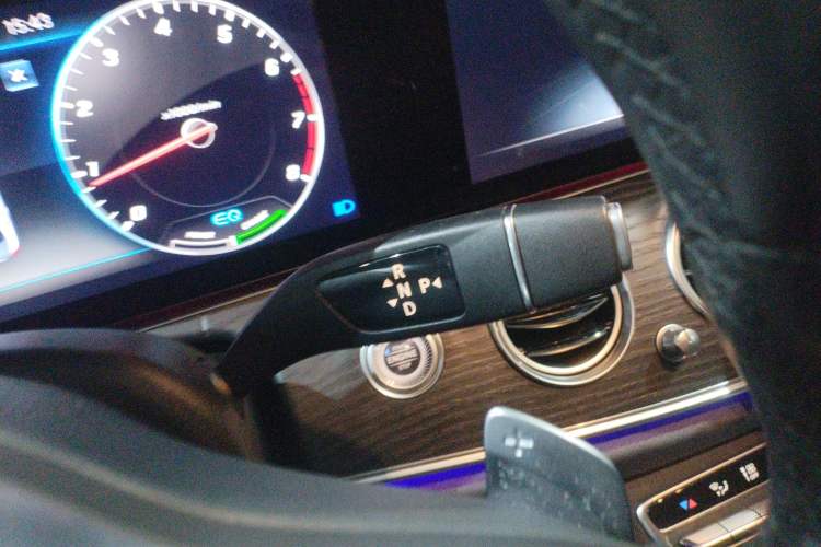 Used Mercedes-Benz E-Class 2019 E 260 L Sport Edition Gear Lever