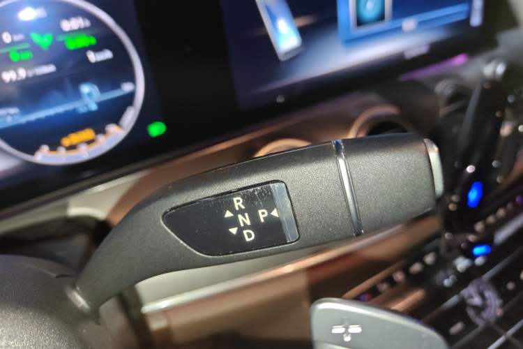 Used Mercedes-Benz E-Class 2019 E 260 Sport Edition Gear Lever