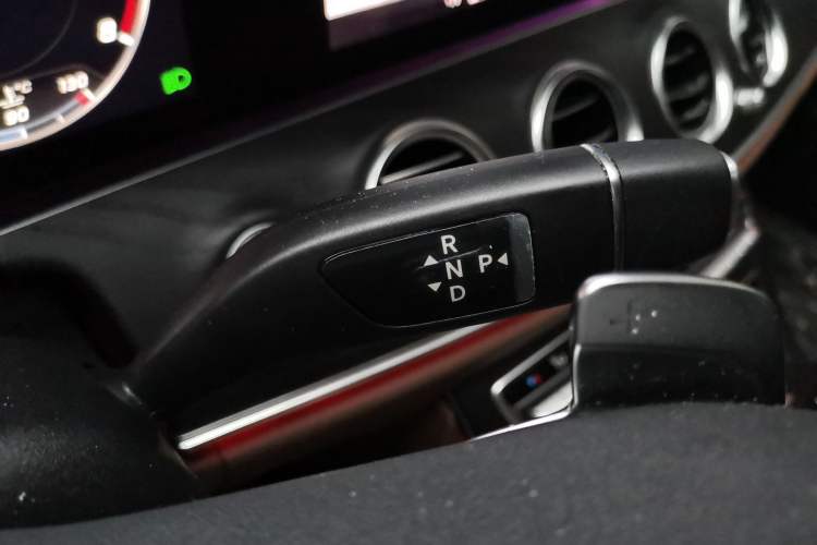 Used Mercedes-Benz E-Class 2019 Restyled E 300 L Sporty and Stylish Edition Gear Lever