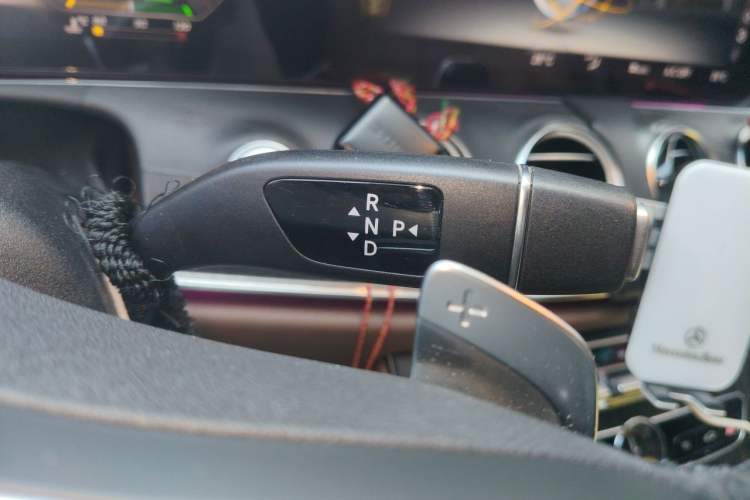 Used Mercedes-Benz E-Class 2019 E 260 L Sport Edition Gear Lever