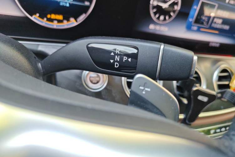 Used Mercedes-Benz E-Class 2019 E 300 L Sporty and Stylish Model Gear Lever