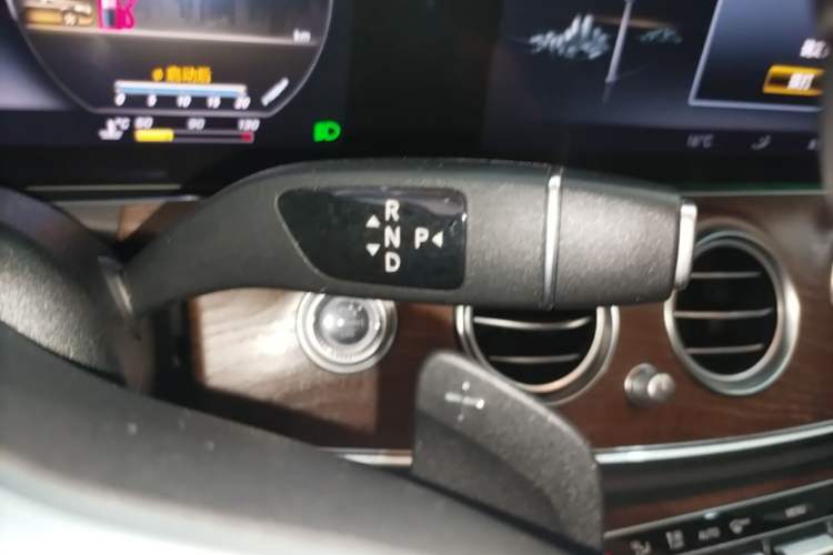 Used Mercedes-Benz E-Class 2019 E 200 L Gear Lever
