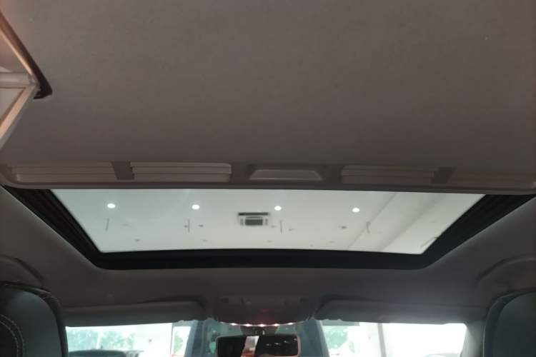 Used Mercedes-Benz E-Class 2019 E 200 L Headliner