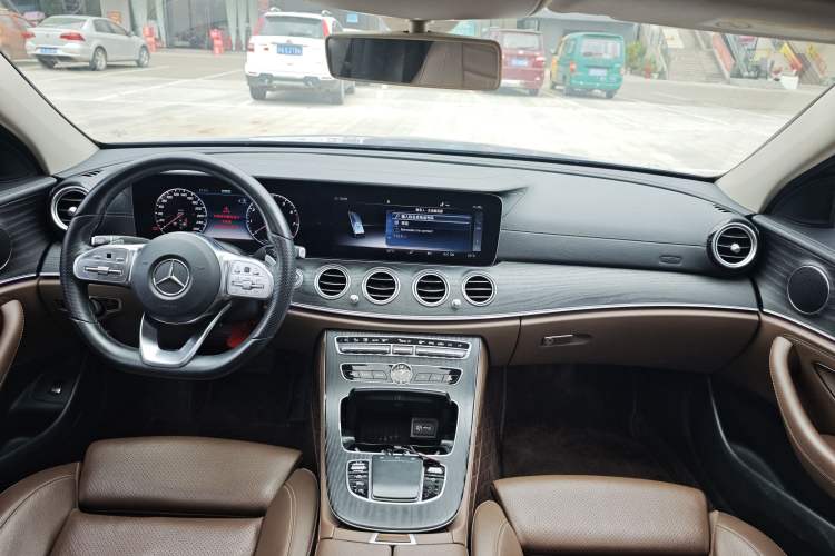 Used Mercedes-Benz E-Class 2019 E 260 L Sport Edition Interior 5
