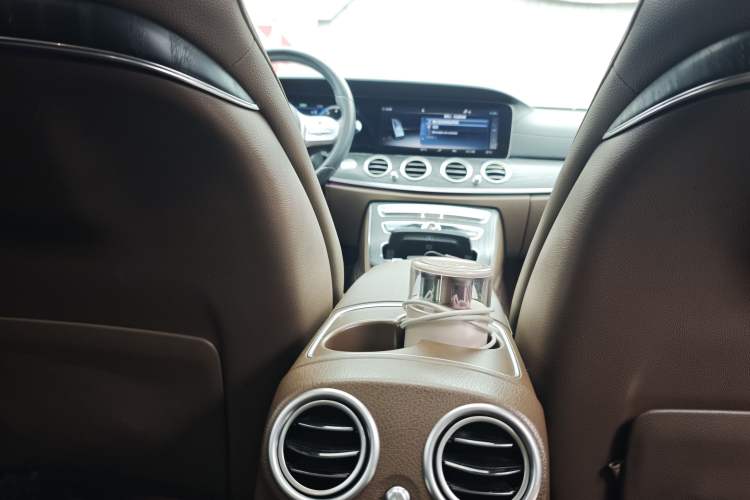 Used Mercedes-Benz E-Class 2019 E 260 L Sport Edition Interior 6